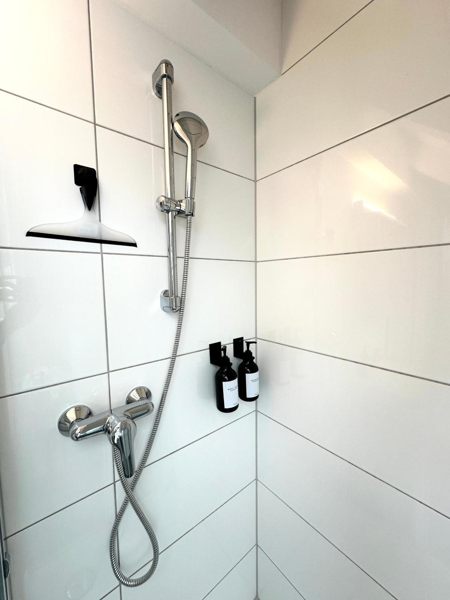 Zentrale Wohnung Mit Dachterasse Bregenz Buitenkant foto